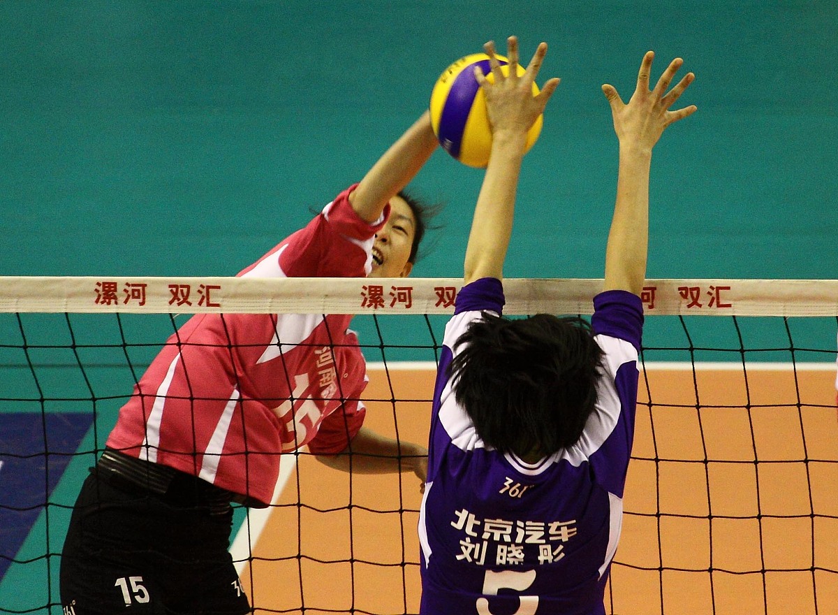 请写一篇800字的文章描述对气排球比赛规则的认识和解读