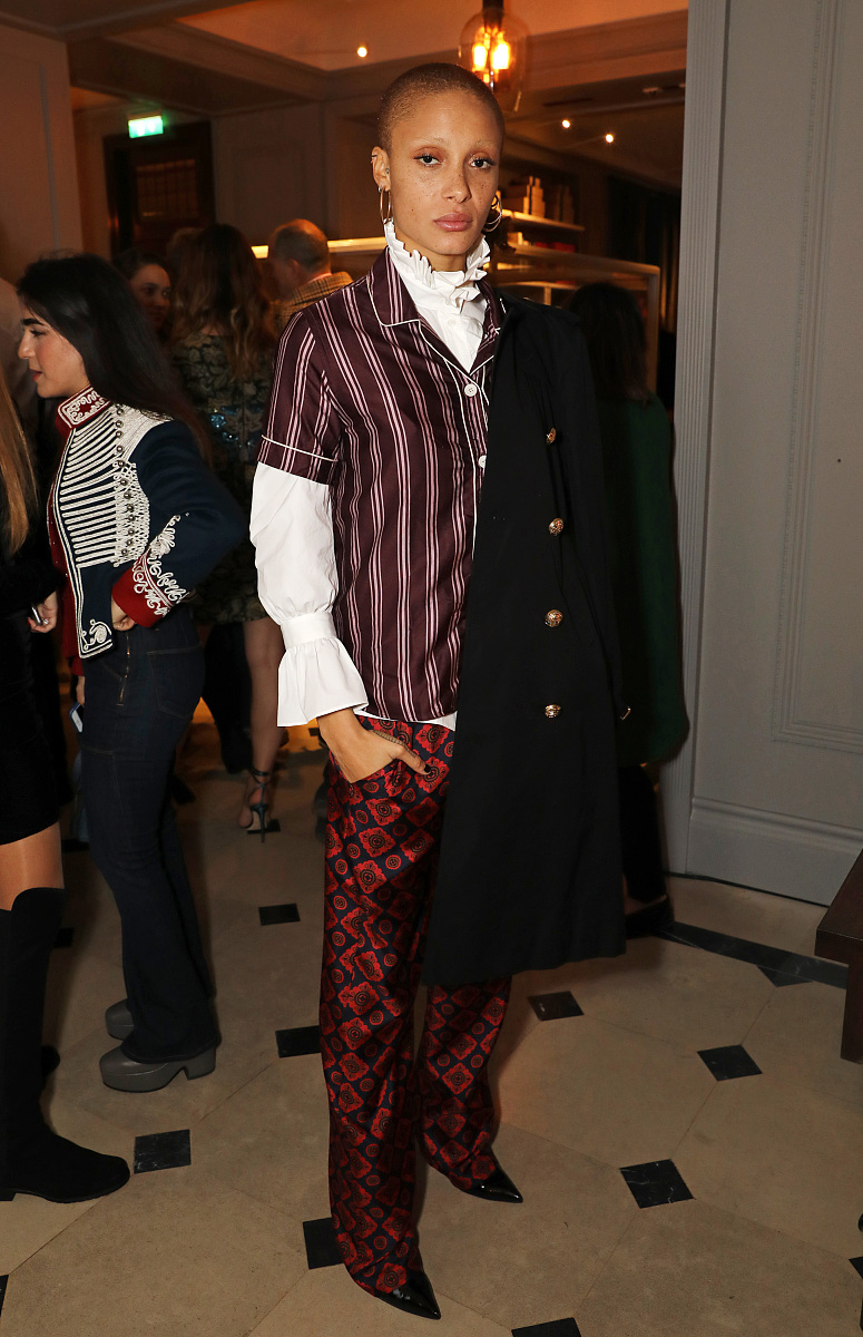 当地时间2016年11月1日,英国伦敦,"tho<strong>m</strong>as burberry的故事"活动.