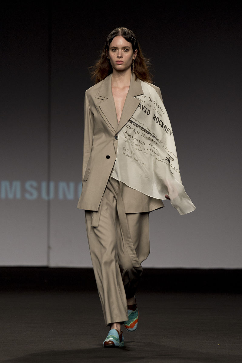 Burberry 2024春夏系列：全新形象与大胆革新