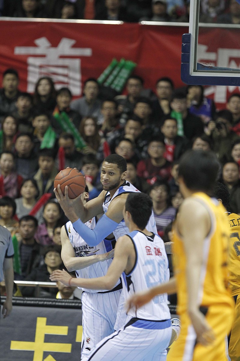 2012年2月26日,北京,11/12cba季后赛1/4决赛第3场,北京金隅105-91浙江