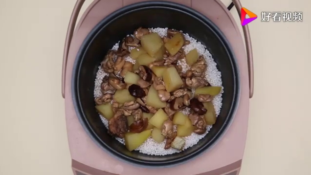 黄焖鸡米饭的做法 黄焖鸡米饭做法视频