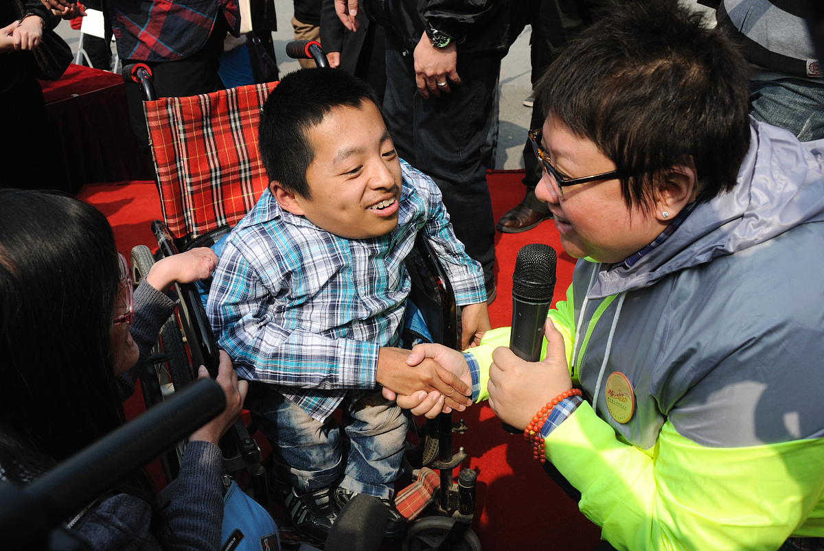 写一篇专科毕业论文的致谢用词简洁真情实感