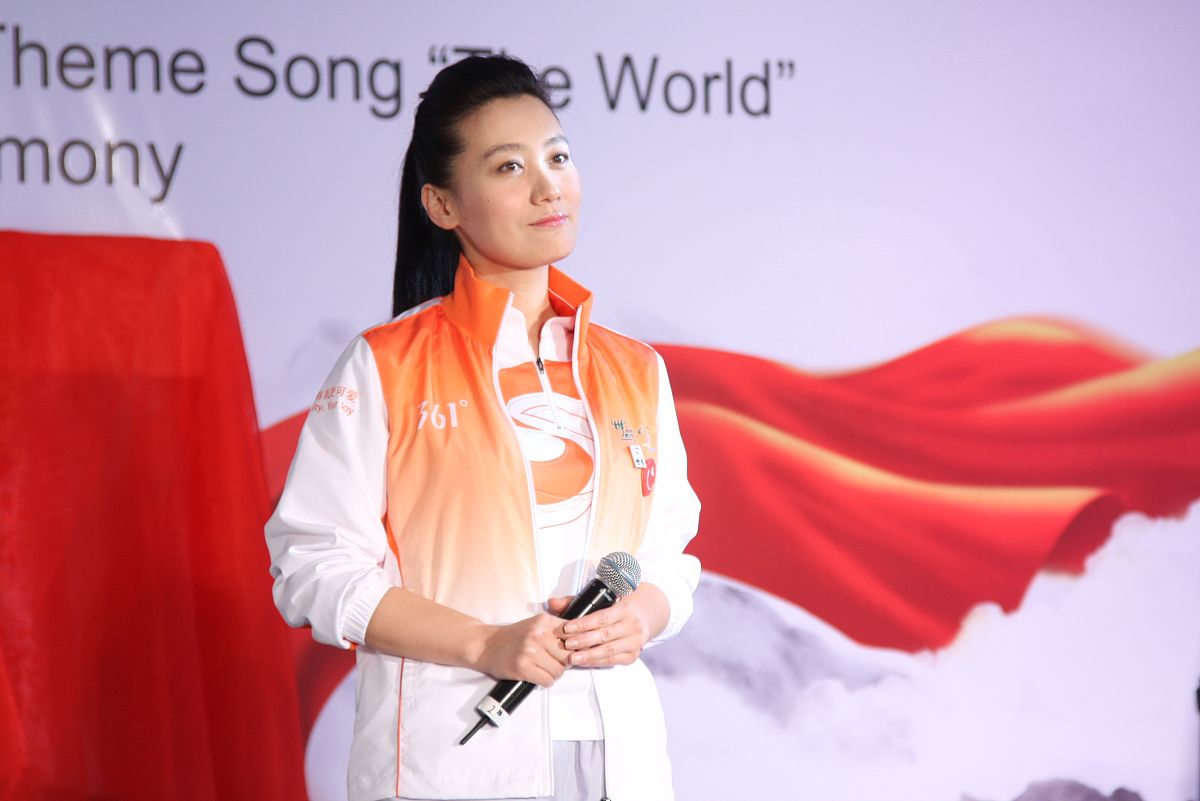 2010年3月16日,北京,中国2010年上海世博会志愿者主题歌《世界》mv开