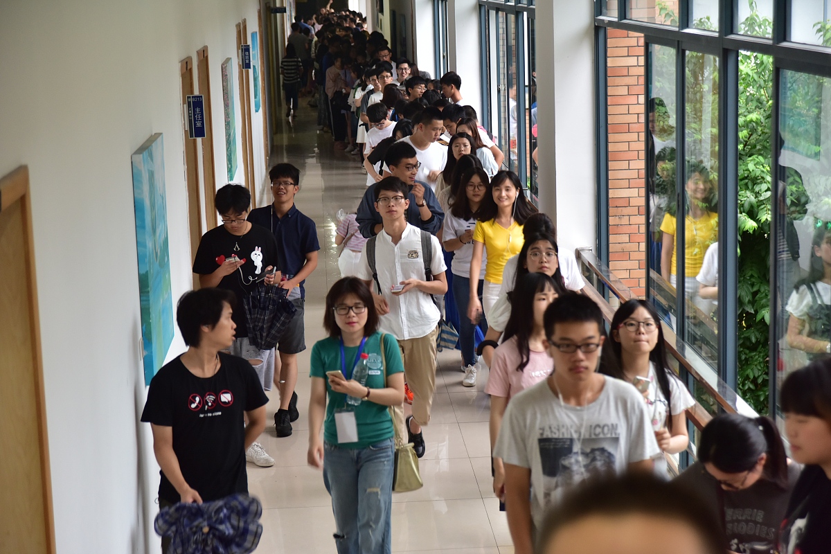 成都幼师学校分享如何帮助新生和家长走出分离焦虑