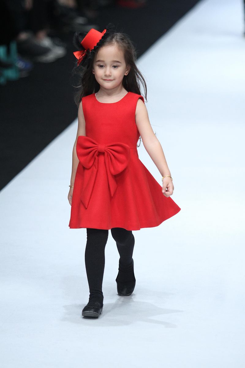 根据儿童节的主题为一家童装品牌的新品编写穿搭推广文案内容详实查重率不能太高不少于三百字