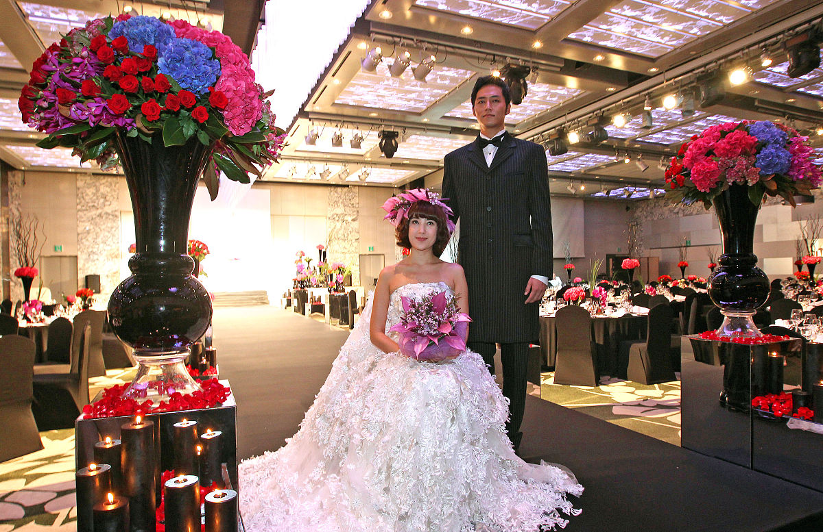 描述婚纱摄影店开业的走秀文案