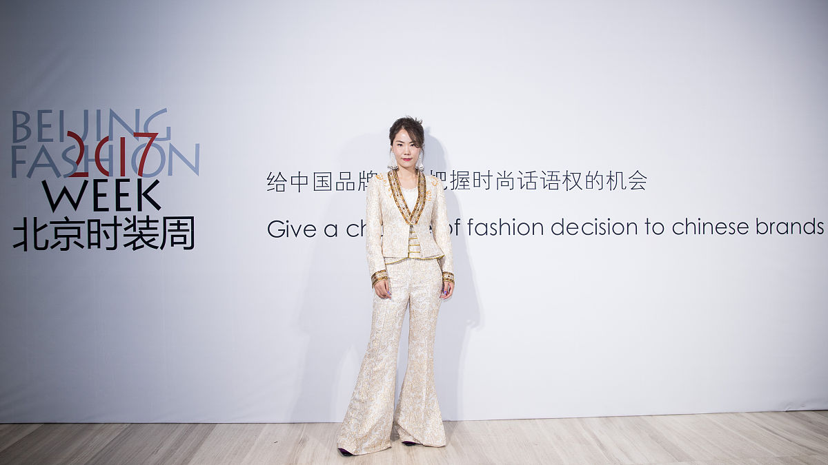 自信服装文案：展现独特个性，激发自信魅力