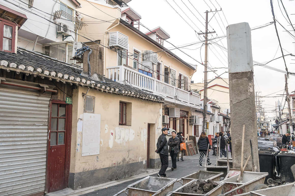 ***_***2018年1月15日,上海,黄浦区光启南路在市政道路改造拆除旧房过
