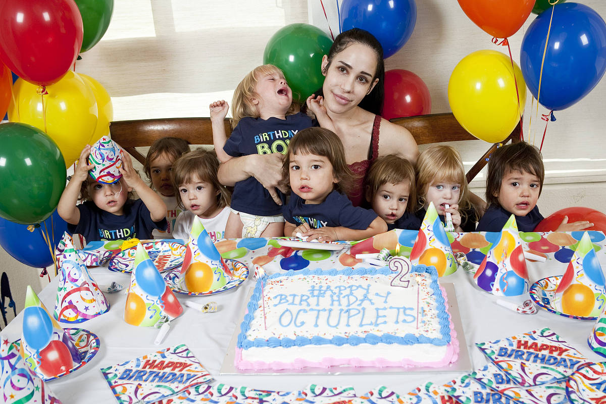 2011年1月23日,美国加州拉哈布拉,娜达雅·苏利曼(nadya suleman)提前