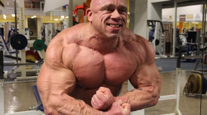 世界上最强壮的男人!肌肉堪比石头人,手臂比大腿都粗!