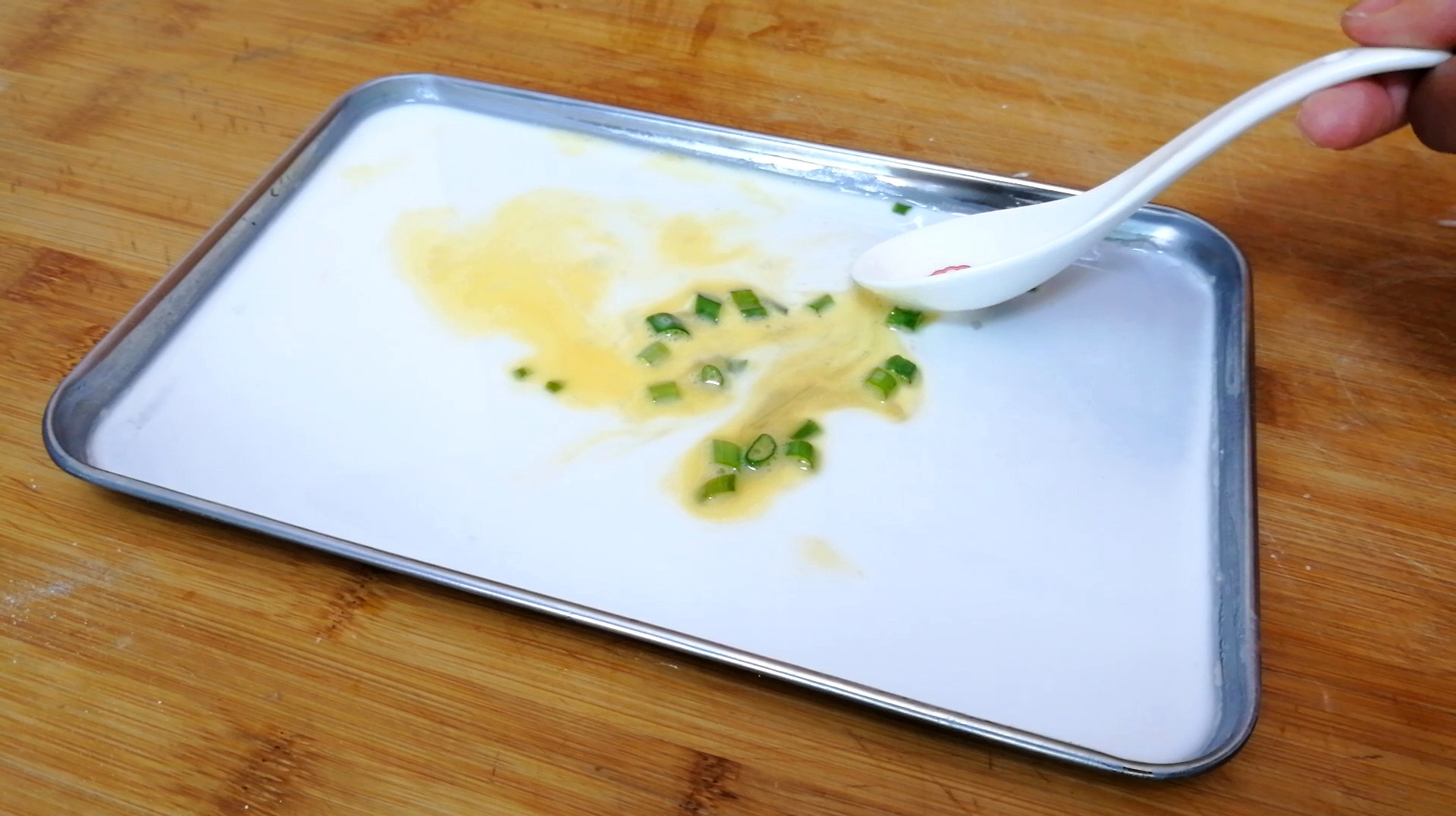 早餐想吃肠粉不用买了，做法和比例都告诉你，嫩滑爽口，做法简单