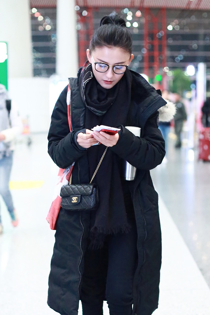 帮我生成一篇毕业论文的致谢语字数大约在300字