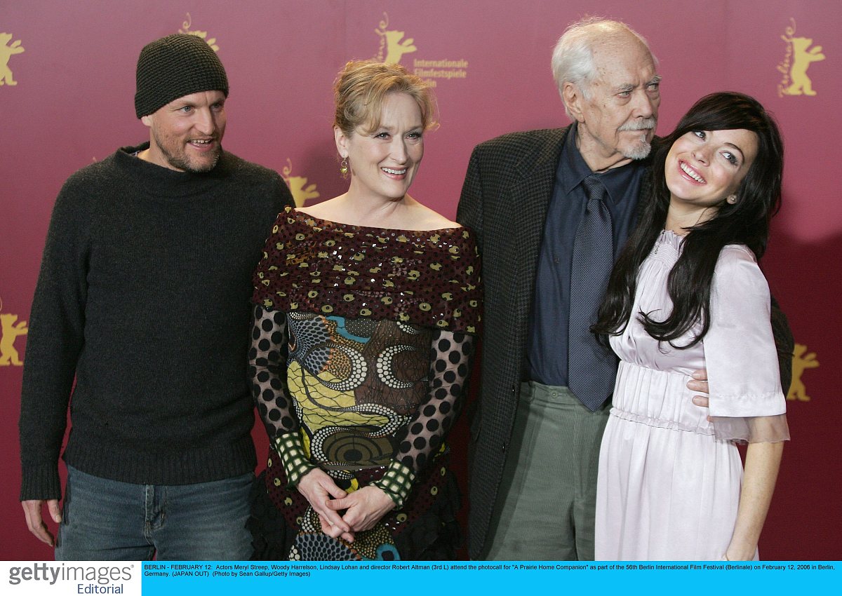 berlin - february 12:  actors meryl streep, woody harrelson, lin