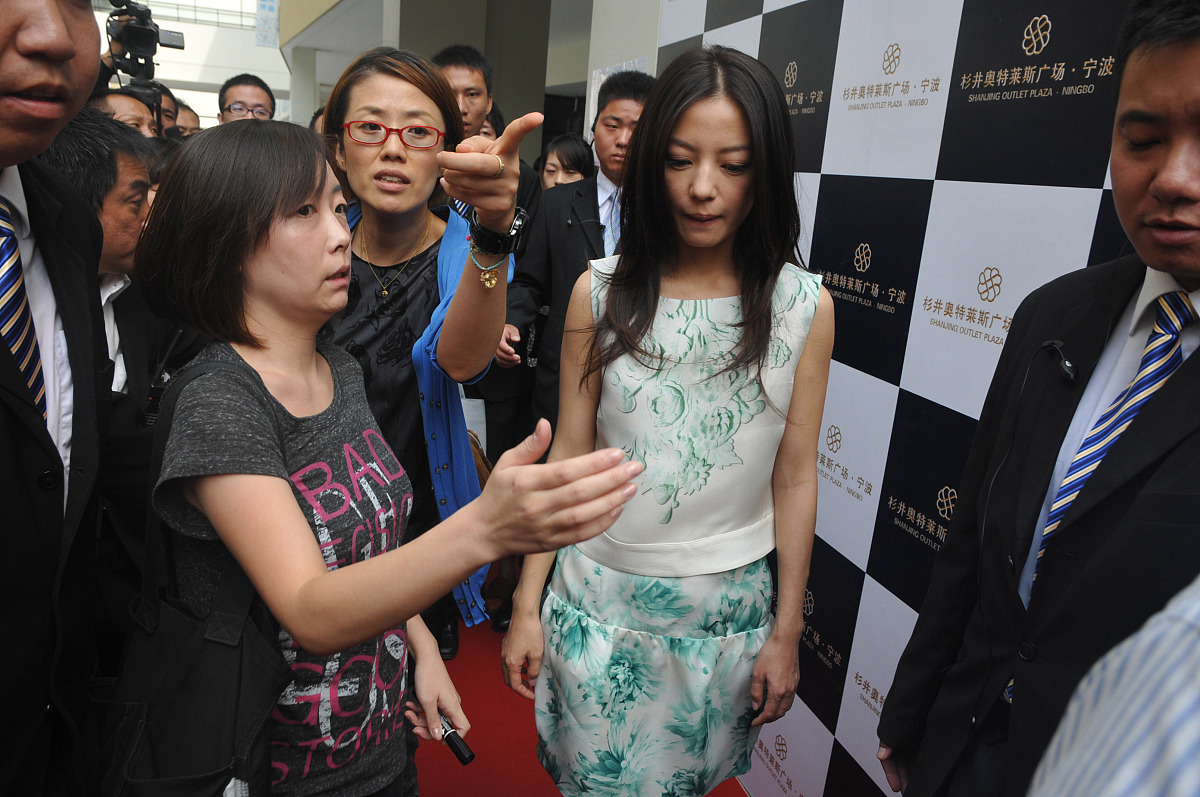 (宁波和杭州平面媒体请勿下载,谢谢合作)  2011年9月23日,宁波,赵薇出