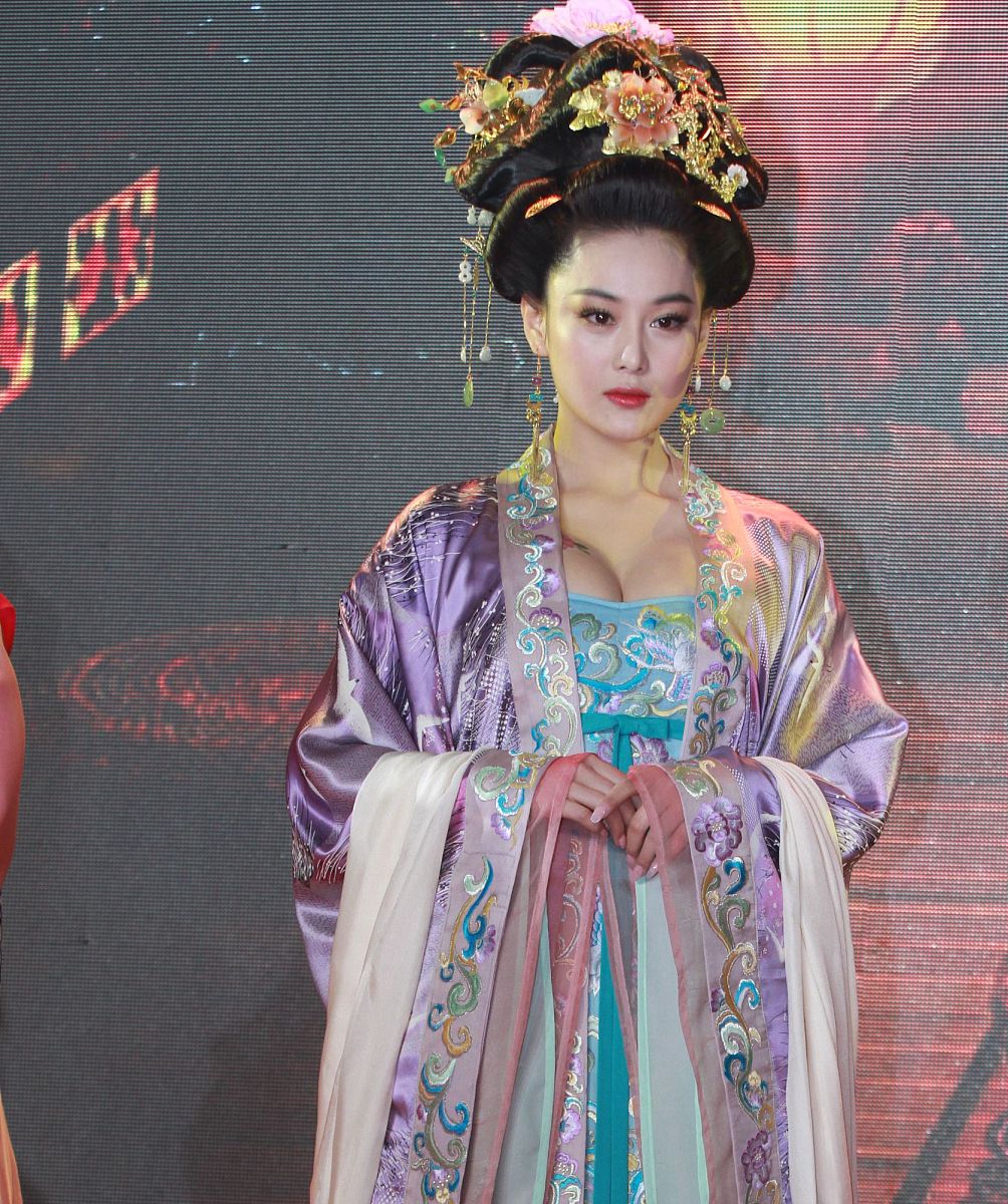 一代女皇武则天: 从宫女到皇帝的传奇之路