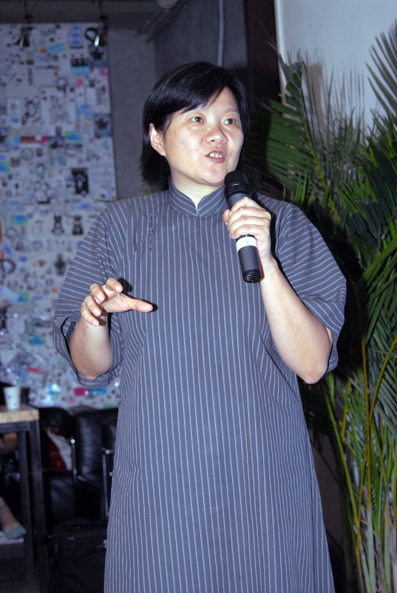 2006年5月28日,洪晃女士在北京举办博客网友聚会,与博客之友畅所欲言