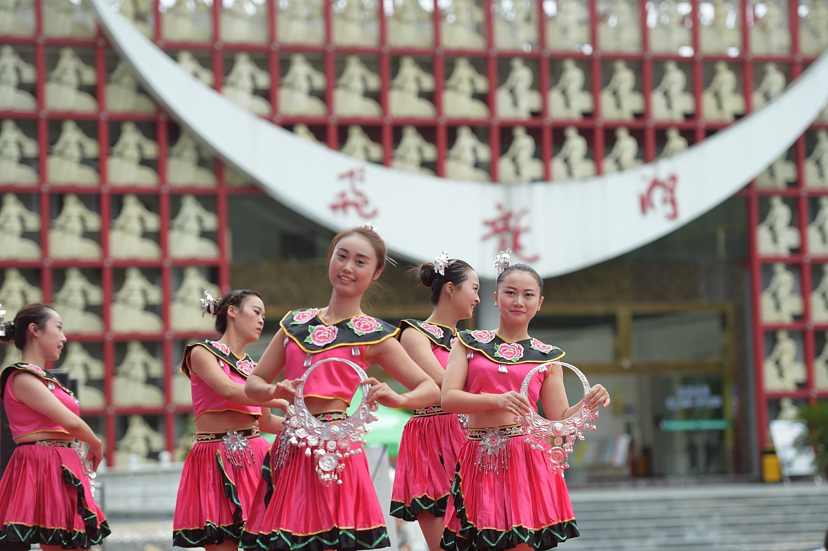 广西贺州民族旅游艺术学校2023年哪些专业招生