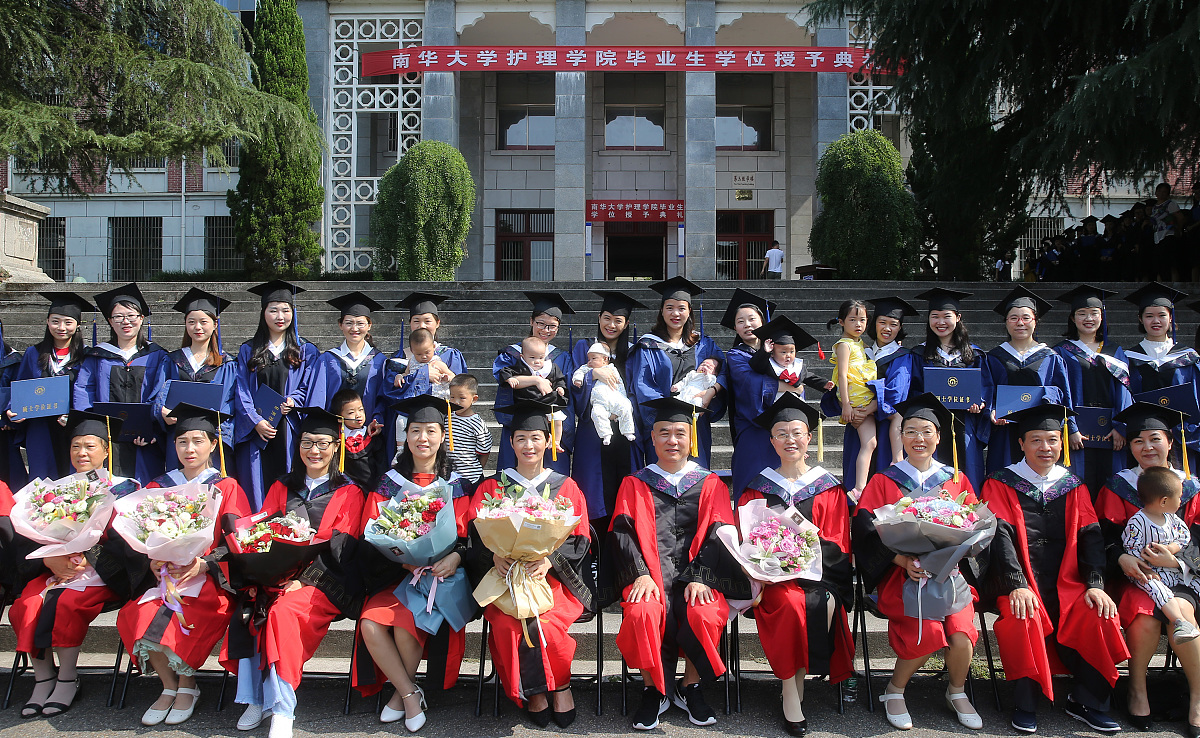 南充市第二职业中专学校服装与服饰设计专业：培养高素质服装设计人才