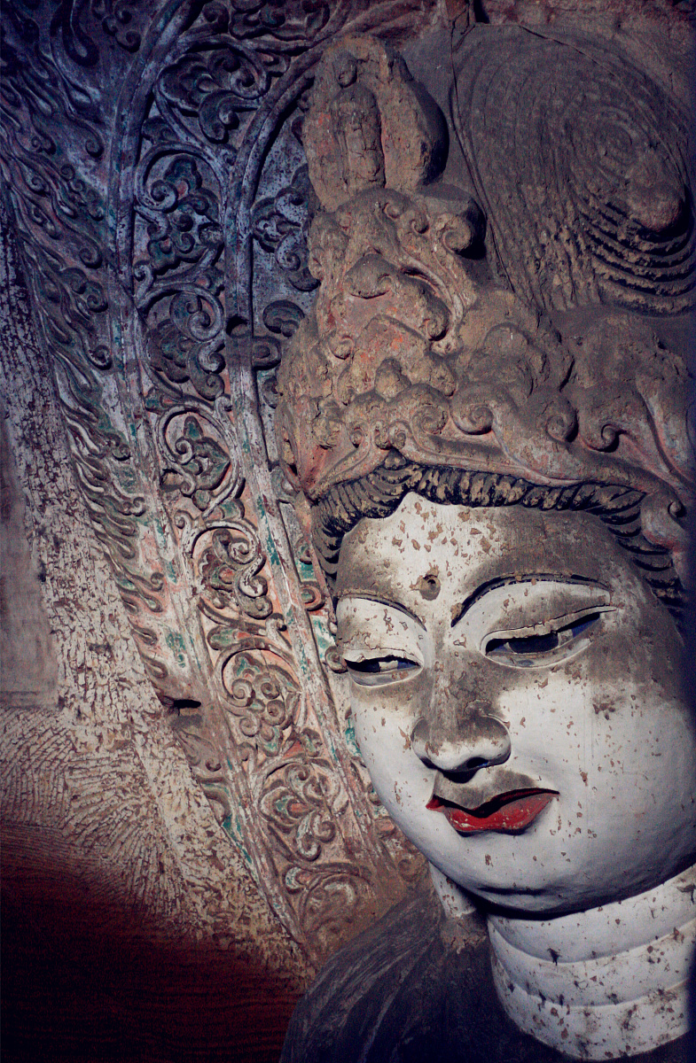 帮我设计一款 极乐三圣佛的立画么