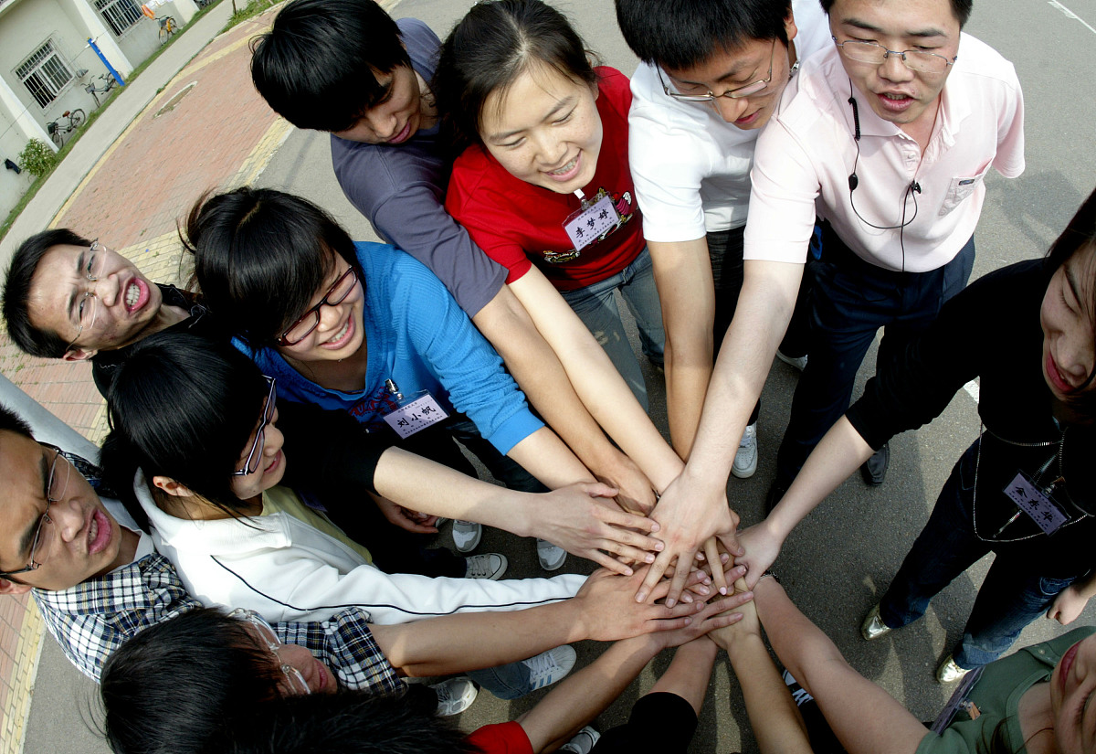 作为HR我如何开展团建活动？帮我列出具体的步骤