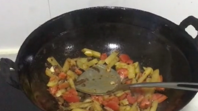 羊肉面条这样做,一大锅都不够吃,吃面又喝汤!真是爽歪歪了!