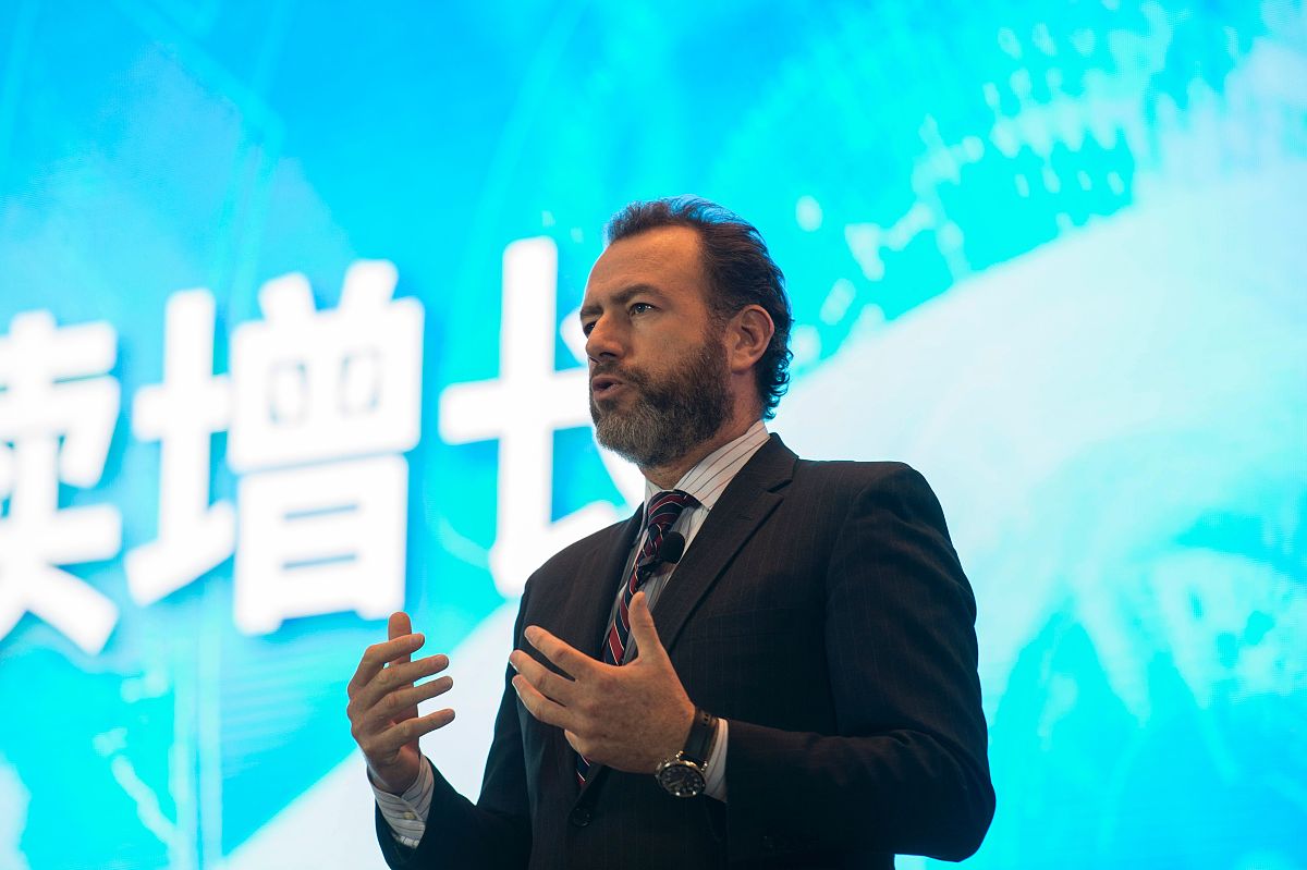 代替领导进行月度例会公司经营情况汇报怎么写开头结尾