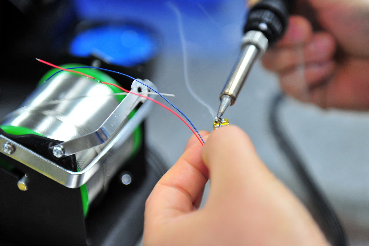 紧凑型射频二氧化碳激光器项目：创新设计与优势