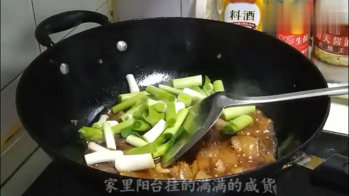 大蒜炒咸肉的家常做法,农民工称之为最下饭的菜,真好吃!