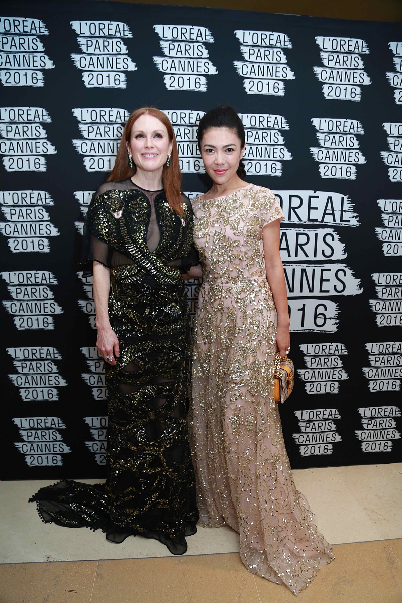 茶啊二中观影感：青春的成长与心灵的触动