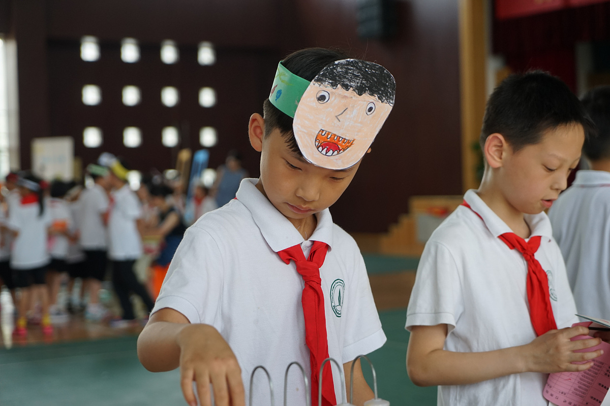 小学二年级数学思维题：古代高塔建造难题