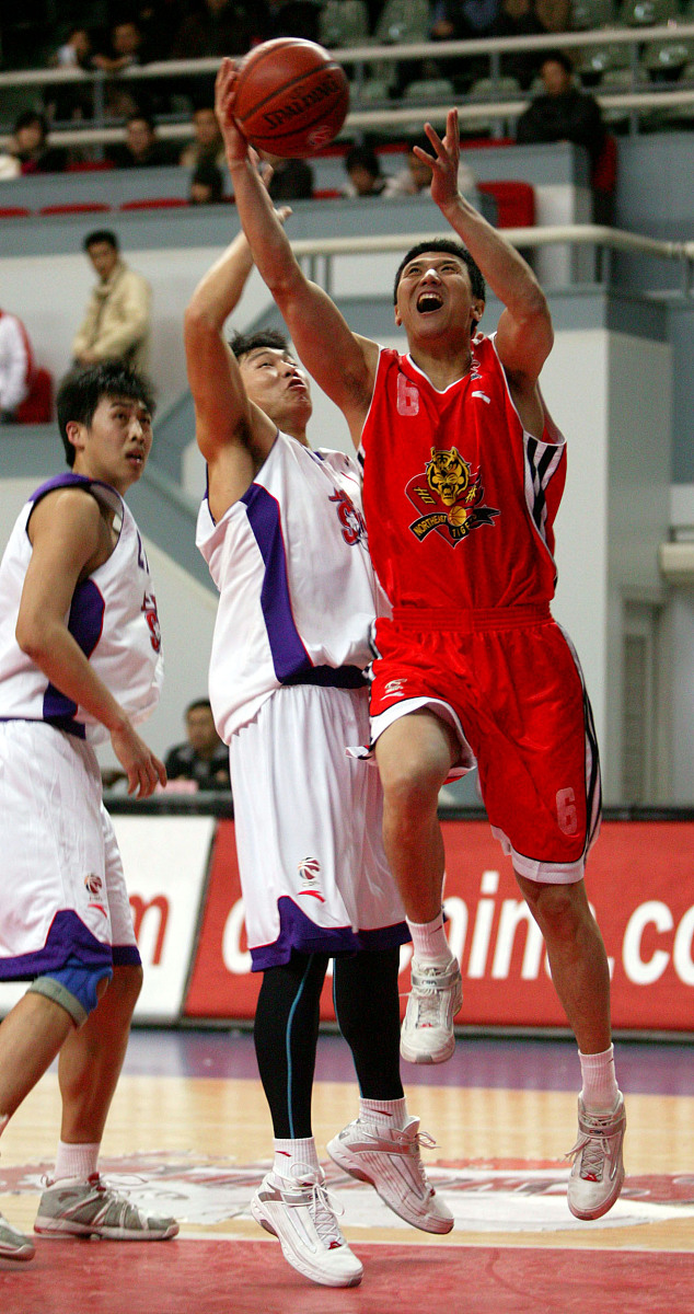 比较乔丹和姚明