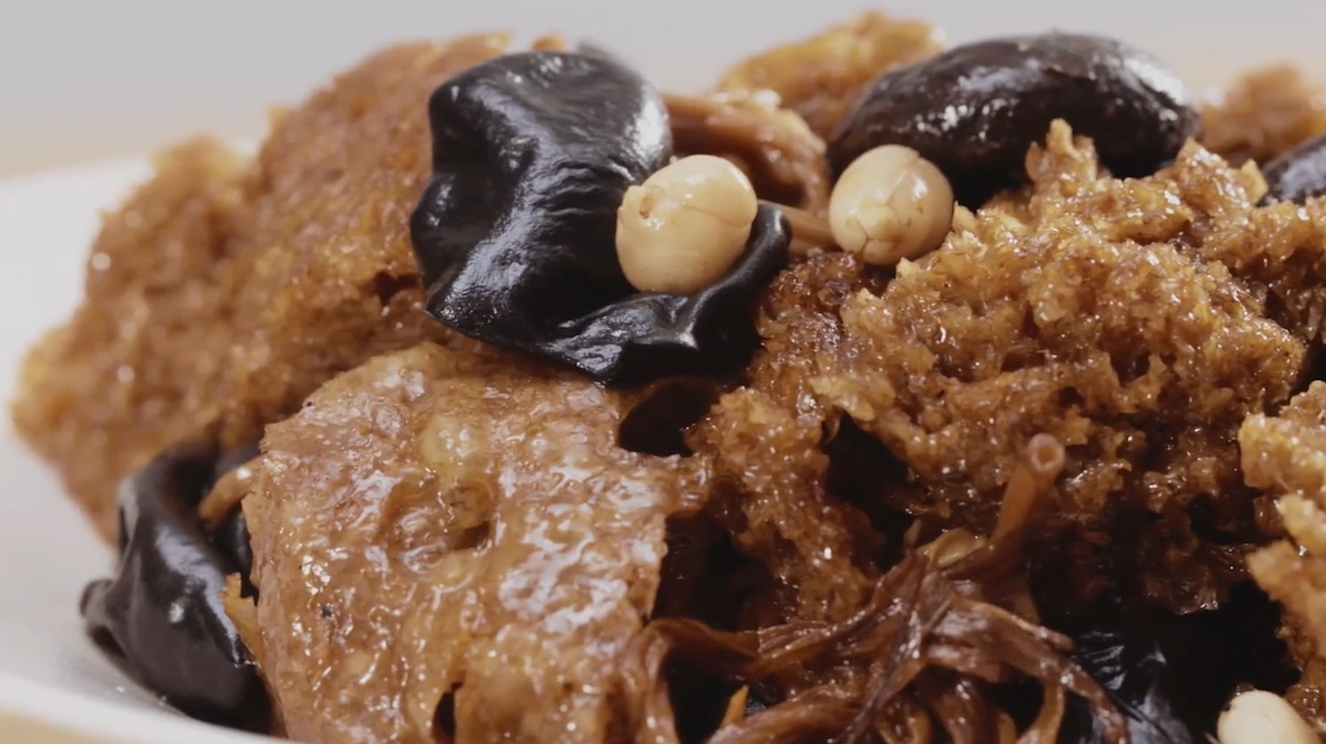 烤麸红烧肉,咬一口鲜香四溢,比肉都香,喜欢的赶紧试试吧