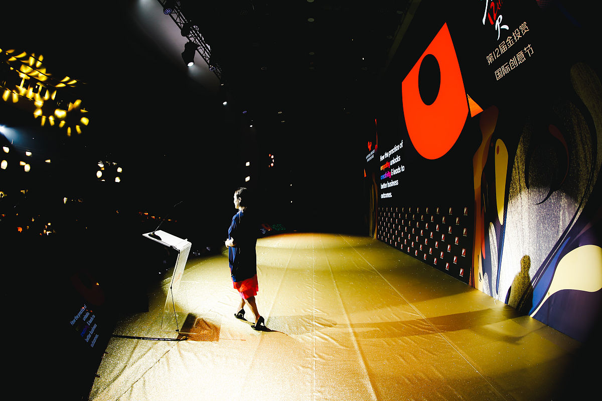 以主题书中自有颜如玉用心阅读让自己变得更美好为题目写一篇1000字文章举五个例子