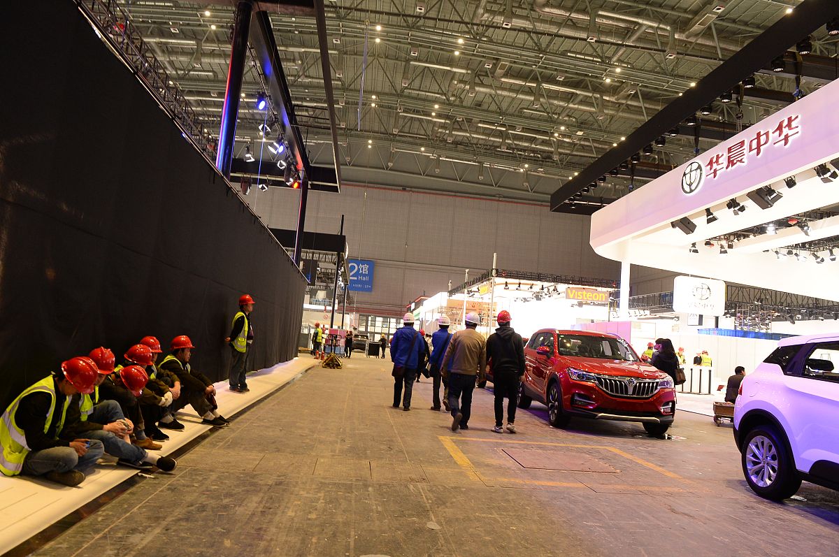 重庆市旅游学校成功举办第二届汽车文化节