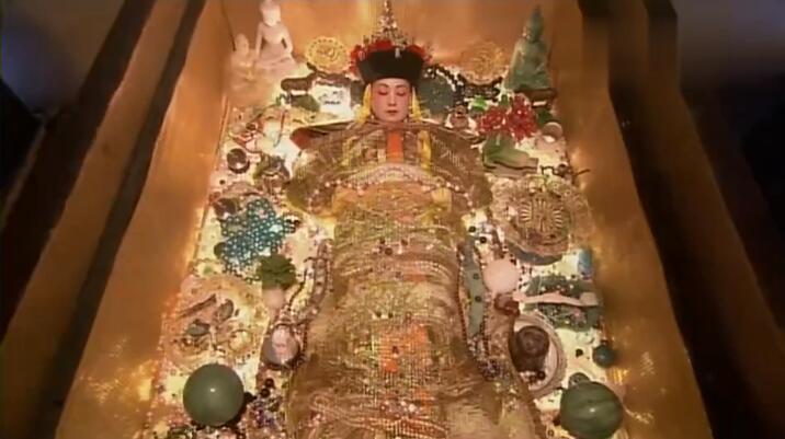 电视剧:给慈禧开棺,满眼望去全是宝物,慈禧生前竟以为固若金汤
