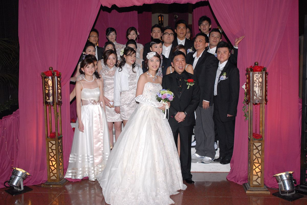 误会解除：一场未开始的婚礼，一段待续的感情