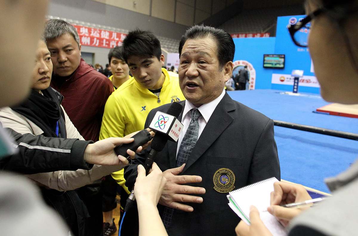 中国棋院院长 - 杨振宁：围棋大师与教育先驱