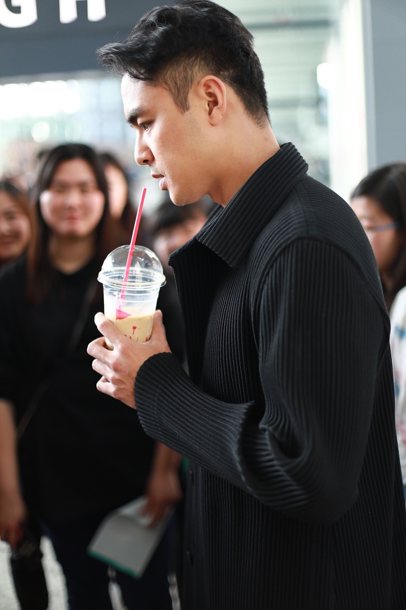 为在logistic回归中，若解释变量赋值由0，1改为k，k+1，该偏回归系数不变呀