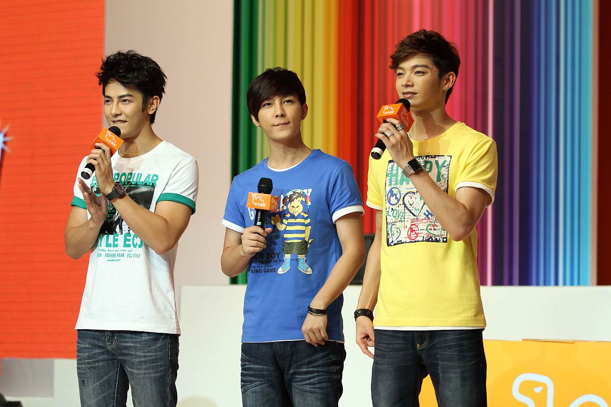2011年8月29日,太仓,飞轮海三子现身某<strong>品牌</strong>快乐盛典.
