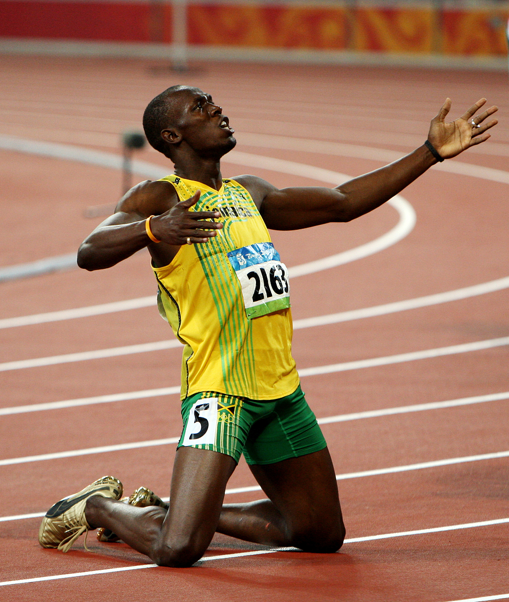 jamaica's usain bolt celebrates his victory in he men's 200m fin