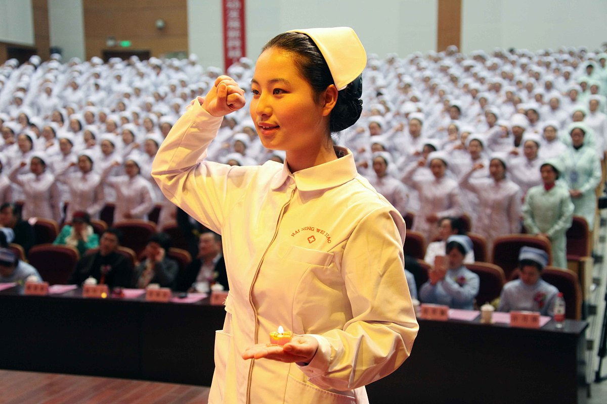 四川卫校招生哪个专业好？热门专业解析与就业前景