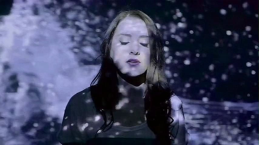 [图]翻唱比伯the feeling,好看又好听,歌手Maddie