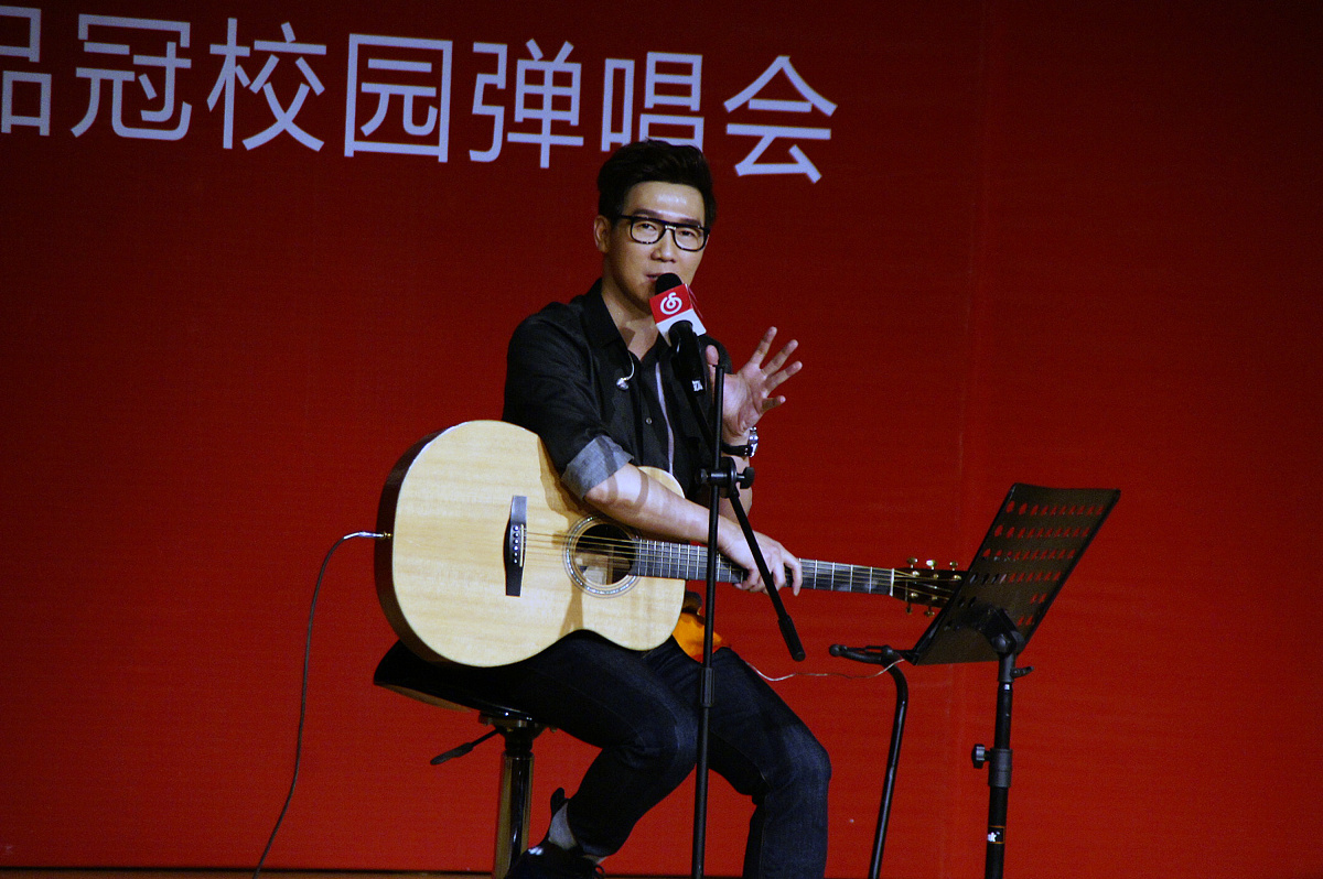 团支书自我介绍：吉他、跆拳道，带你玩转大学生活！