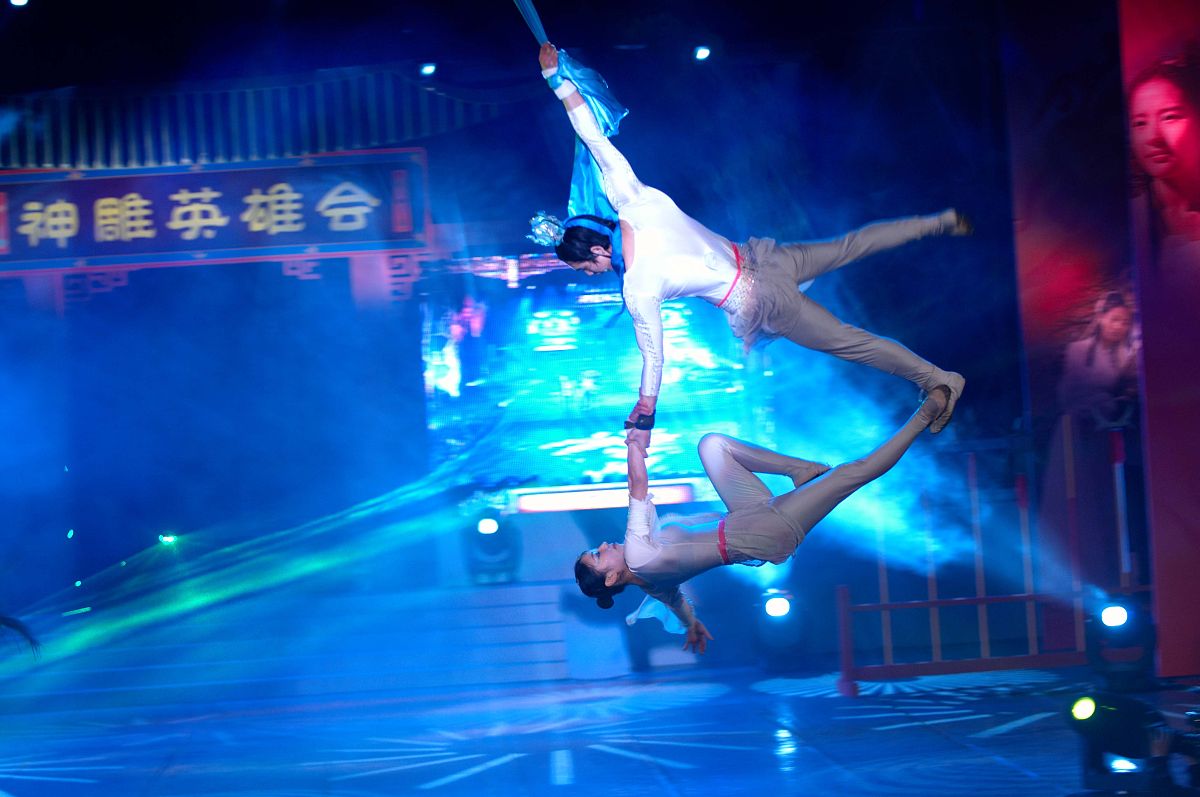 重庆艺术学校杂技与魔术表演专业：挑战与机遇