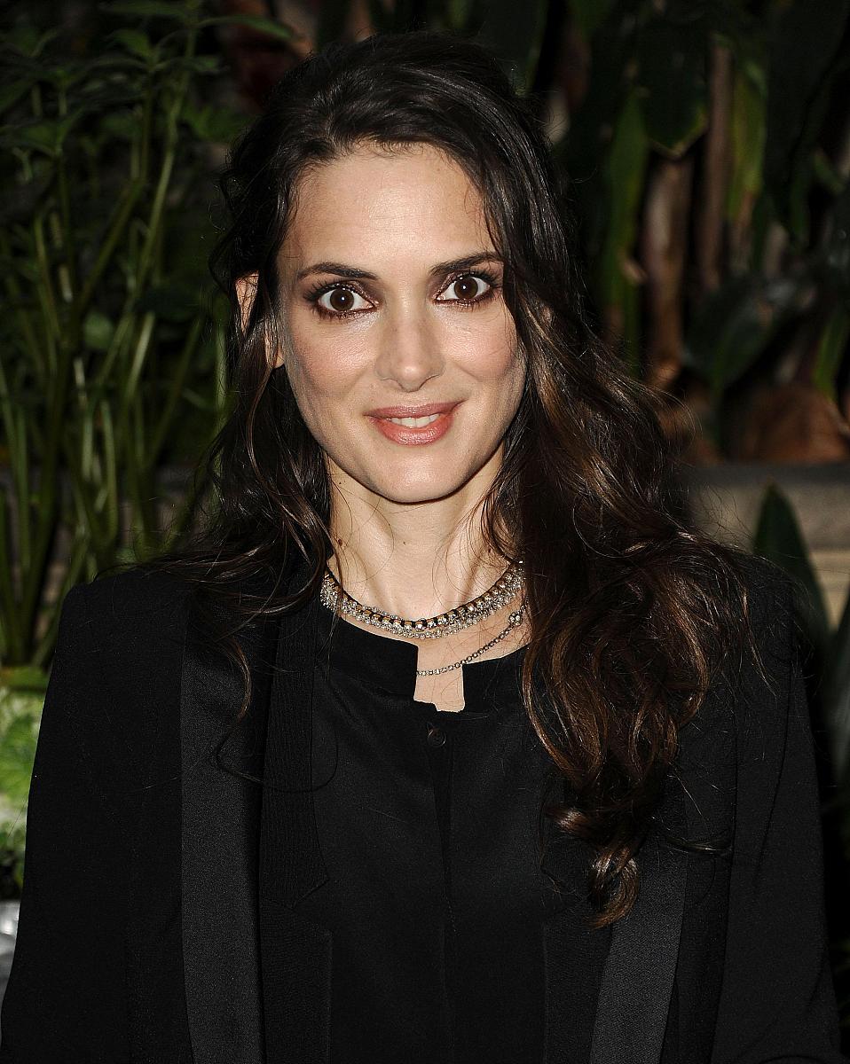 写一篇报告关于：招投标活动中手机CA的应用需要