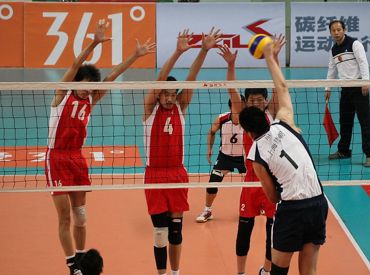 排球上手发球技巧：步骤详解及练习方法