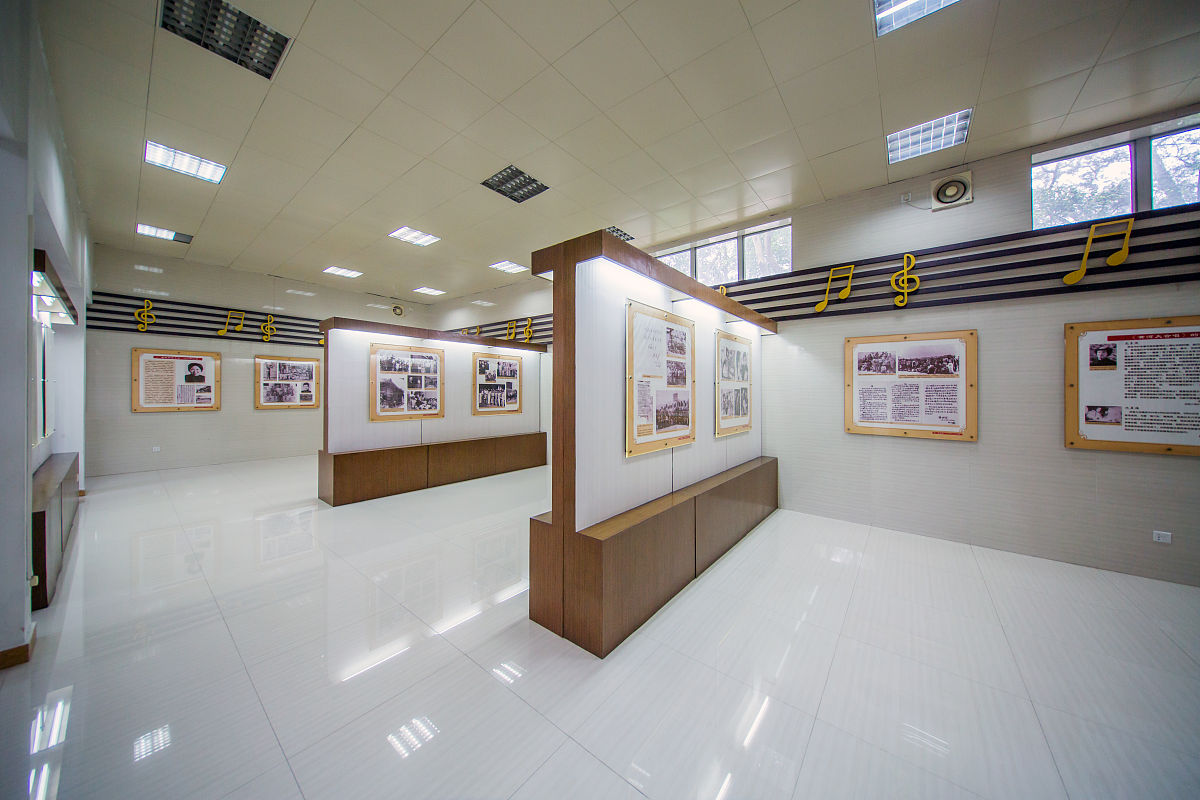 村级活动场所阵地融合建设方案怎么写 用250字帮我描述