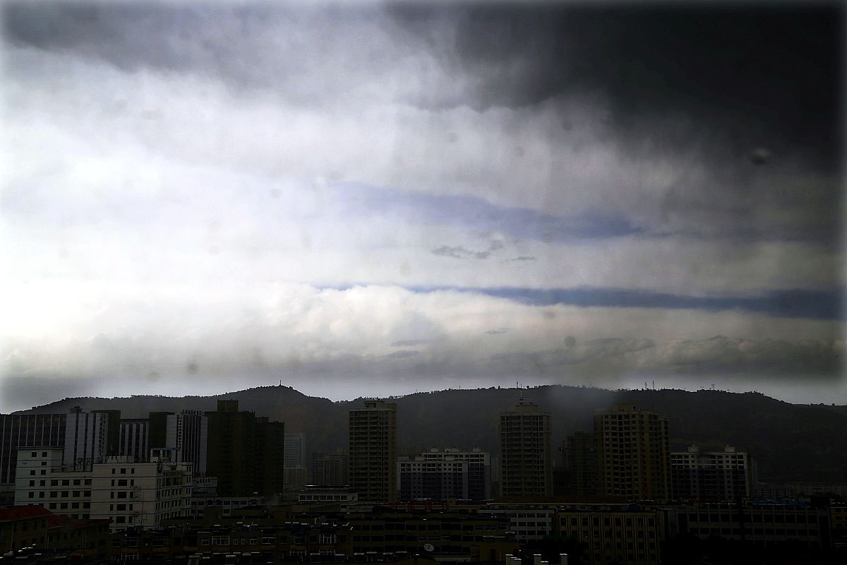 铜仁江口起几年天空打雷飘云回答+拓展