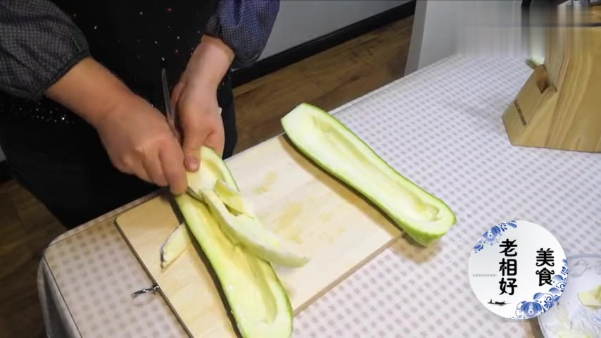 醋溜菜瓜何时放醋?好些人错过了最佳时机,难怪炒得不好吃!