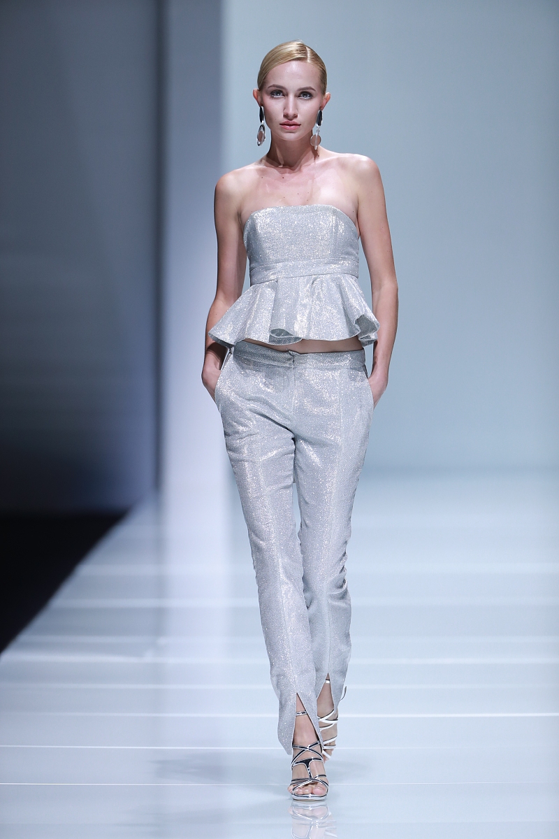 重庆华绣服装中等专业学校服装与服饰设计专业介绍